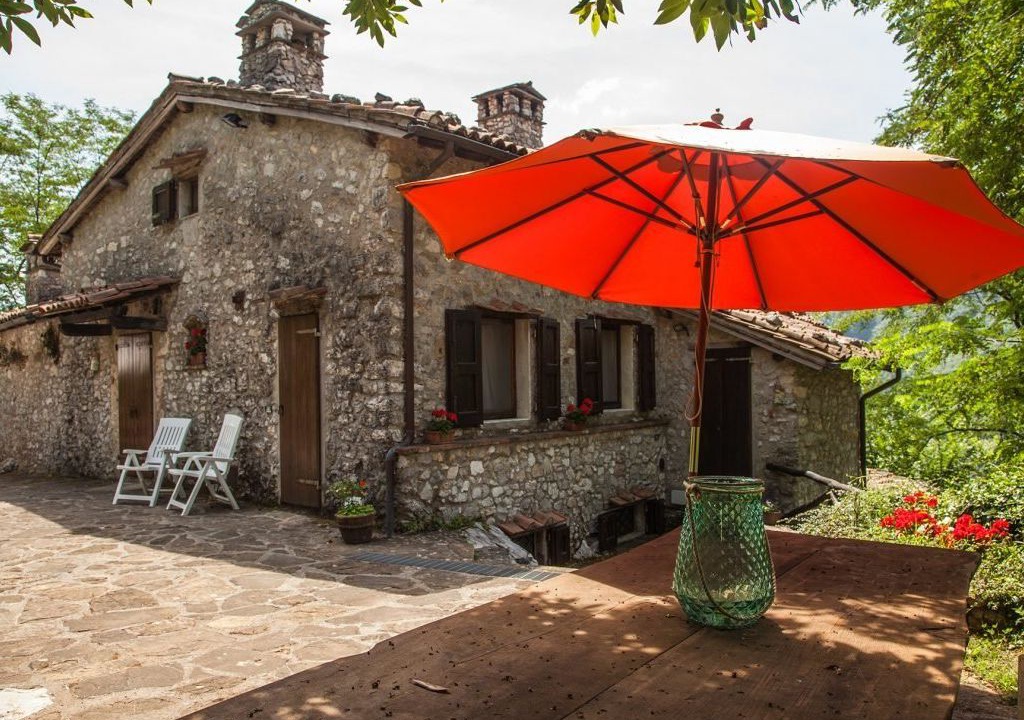 Photo of Buildings in Vergemoli