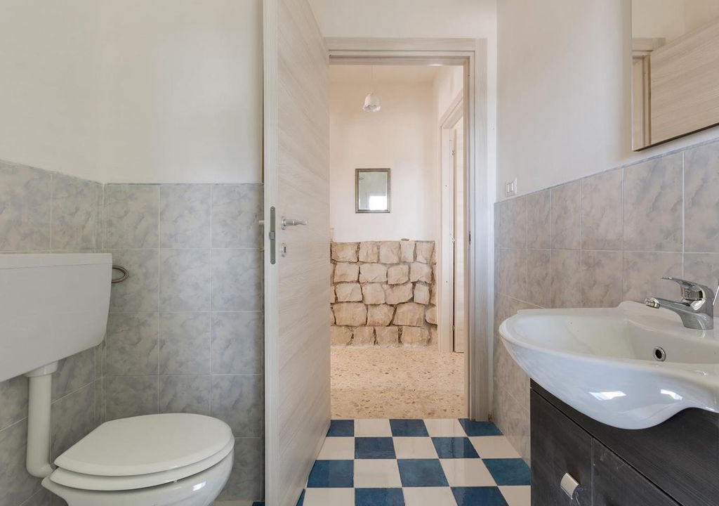 Photo of Bathroom in Matino
