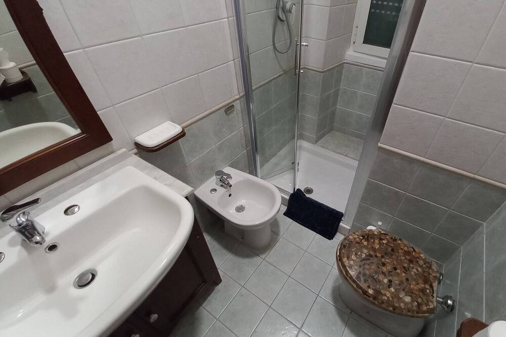 Photo of Bathroom in Quartiere XXIII Alessandrino