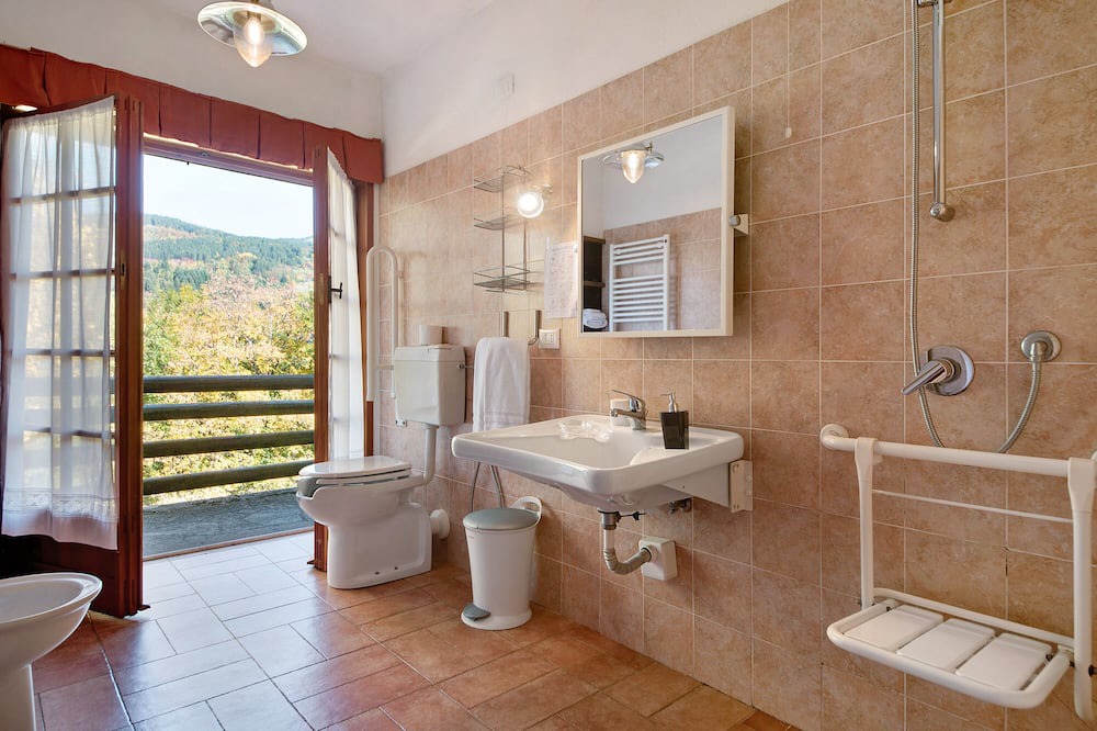Photo of Bathroom in Santo Stefano dʼAveto