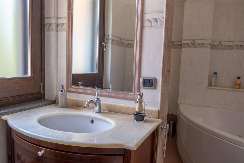 Photo of Bathroom in Borgo-Sanzio
