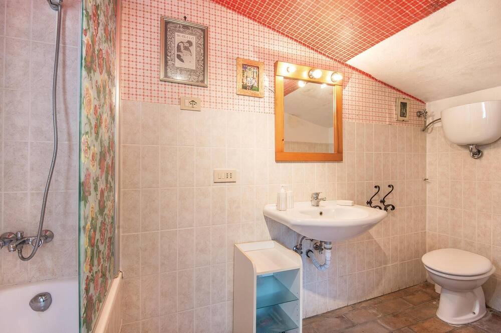 Photo of Bathroom in Poggiolo