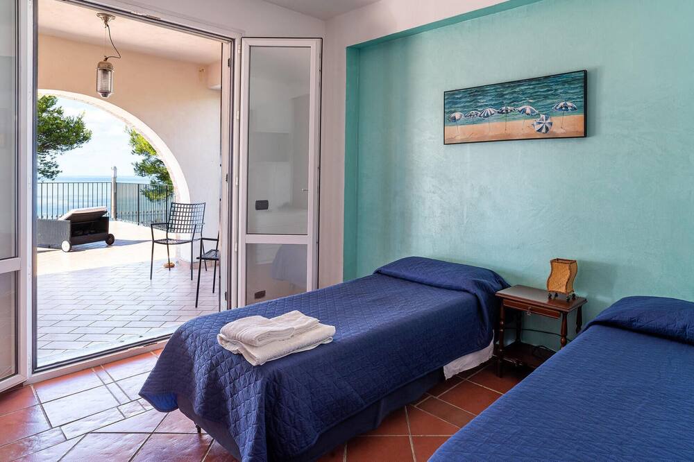 Photo of Bedroom in Pollica