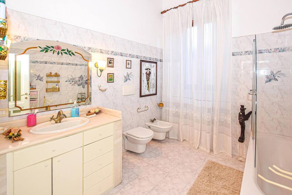 Photo of Bathroom in Canino