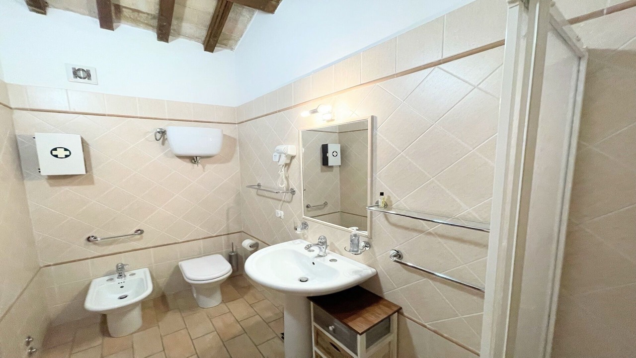 Photo of Bathroom in Limiti