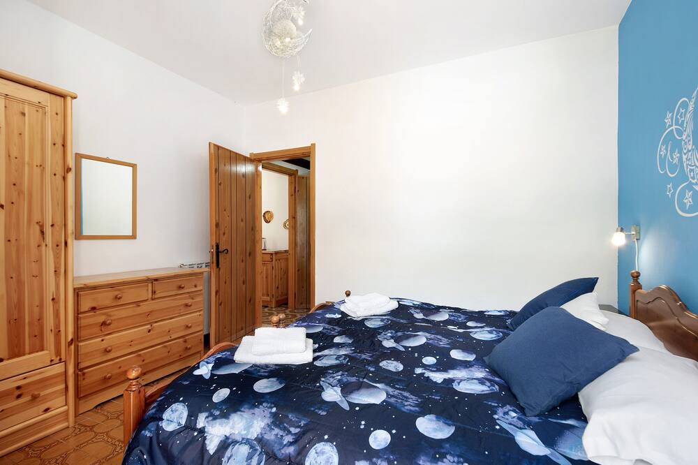 Photo of Bedroom in Borzonasca