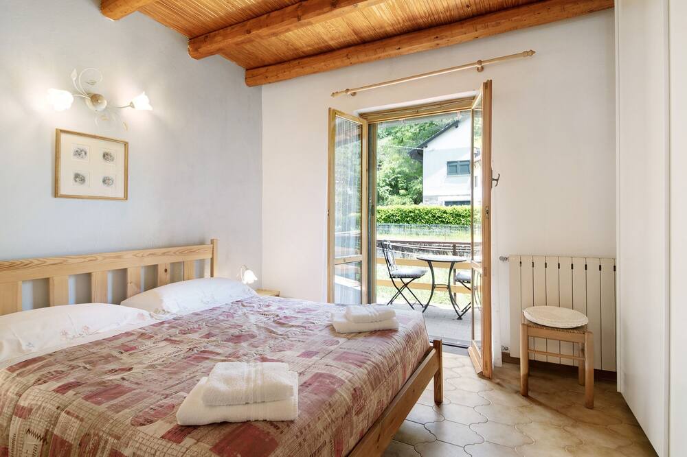 Photo of Bedroom in Borzonasca