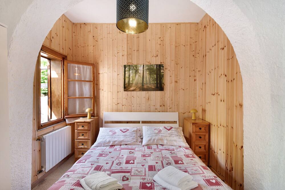 Photo of Bedroom in Borzonasca