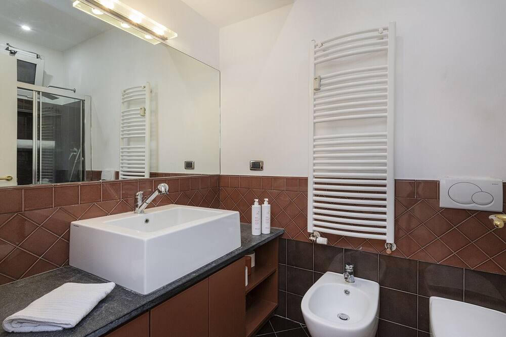 Photo of Bathroom in Carignano