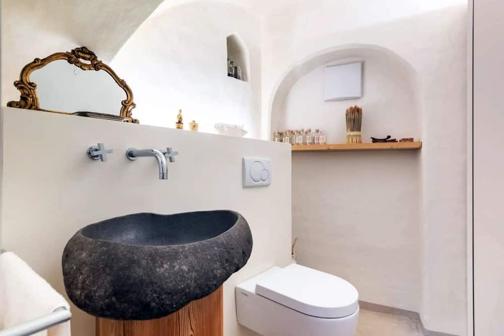 Photo of Bathroom in Laudes