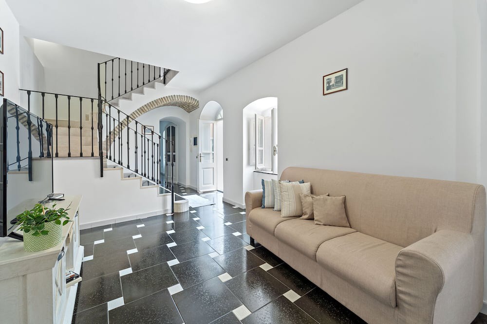 Photo of Livingroom in Dolianova