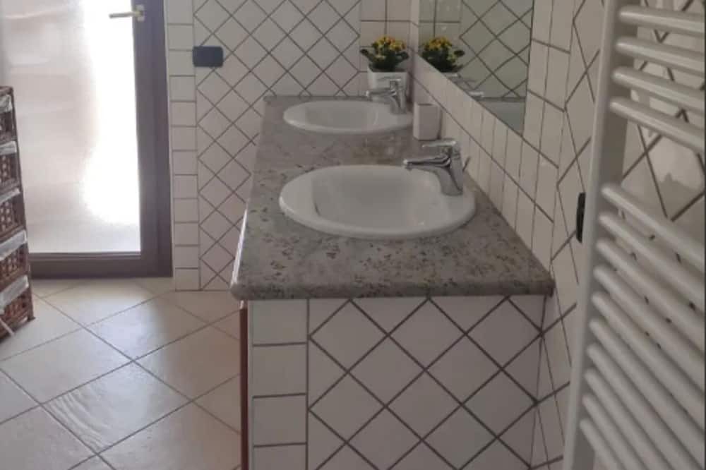 Photo of Bathroom in Nuoro