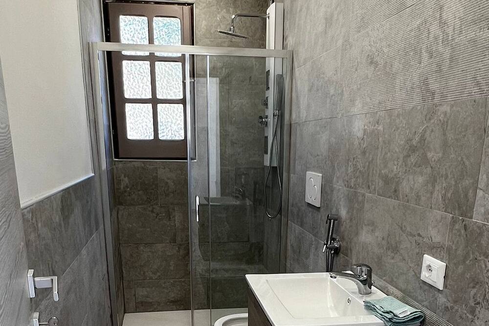 Photo of Bathroom in Buggerru
