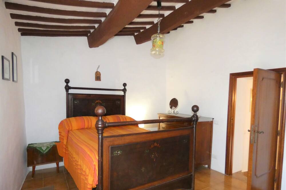 Photo of Bedroom in Parrano