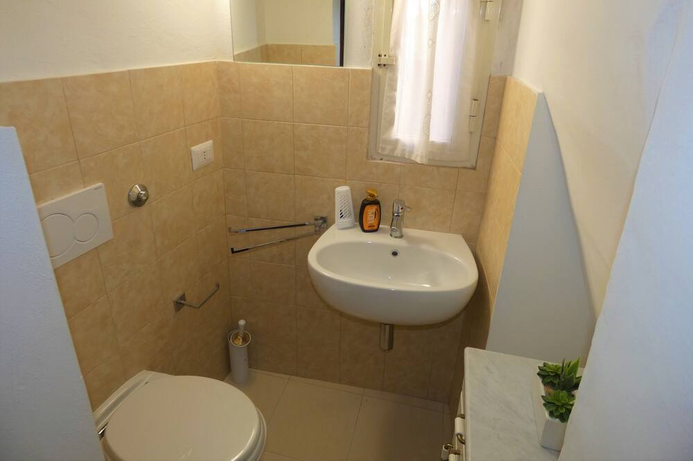 Photo of Bathroom in Parrano