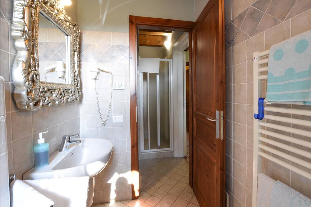 Photo of Bathroom in Porotto