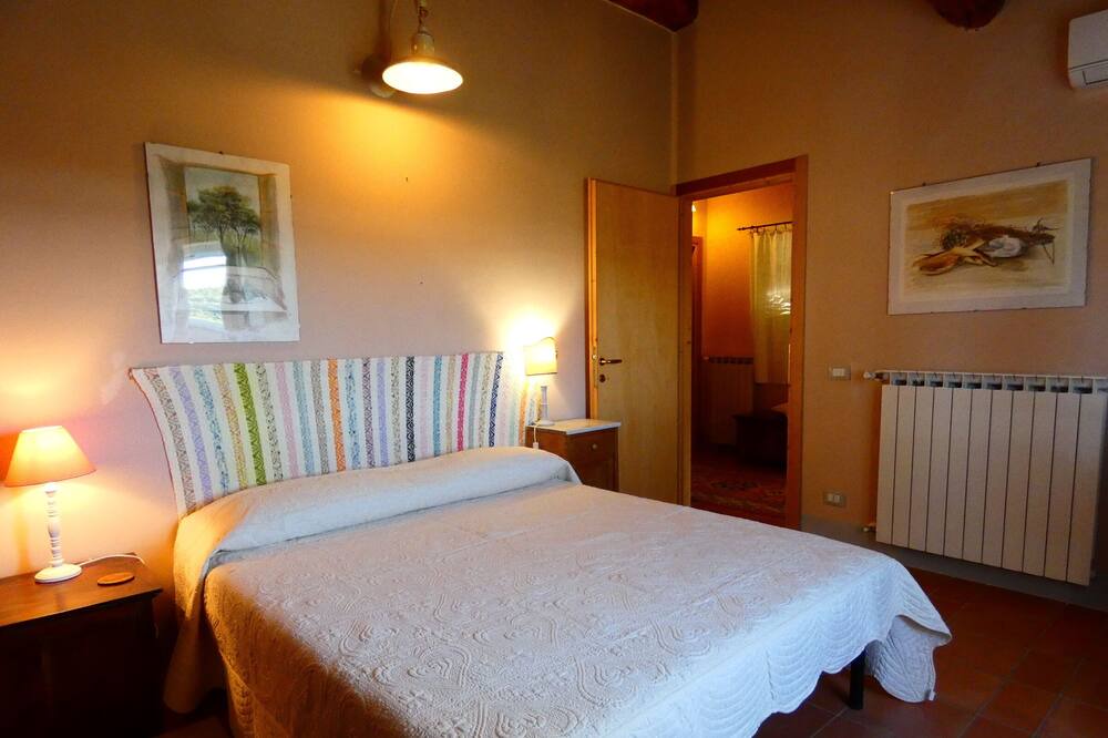Photo of Bedroom in Penna in Teverina
