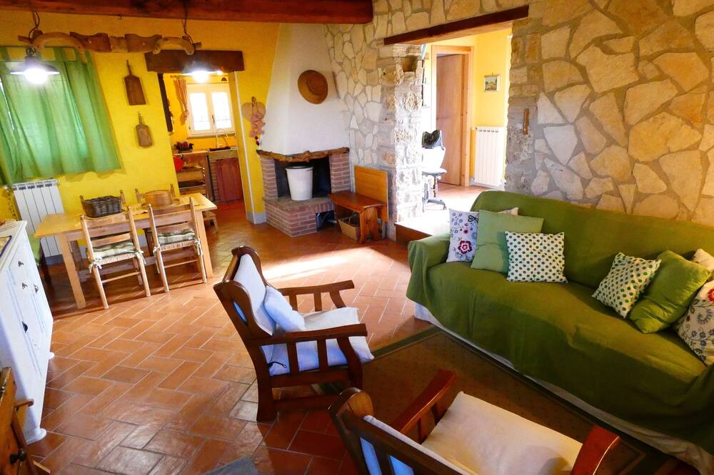Photo of Livingroom in Penna in Teverina