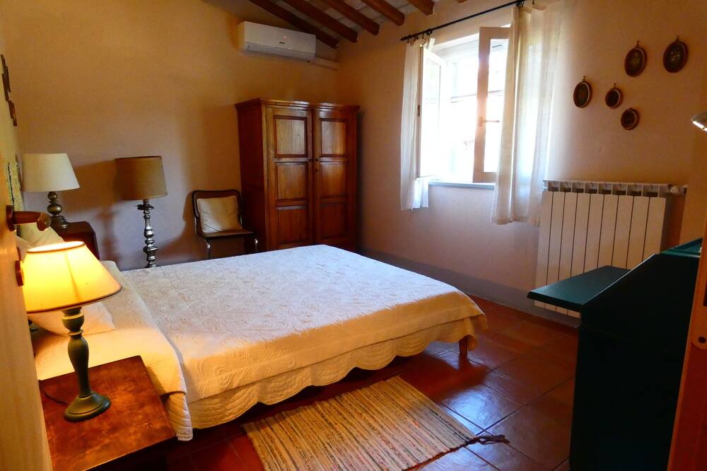Photo of Bedroom in Penna in Teverina