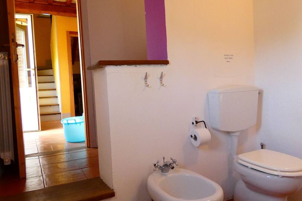 Photo of Bathroom in Penna in Teverina