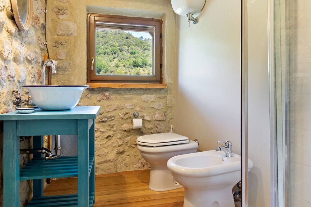 Photo of Bathroom in Scheggino