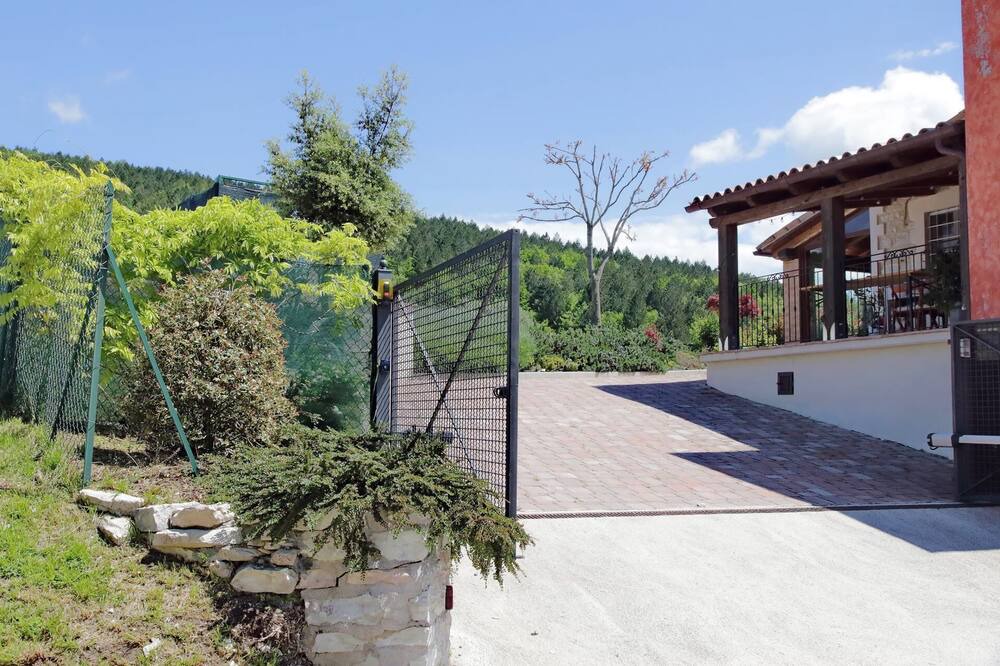 Photo of Outdoor in Genga