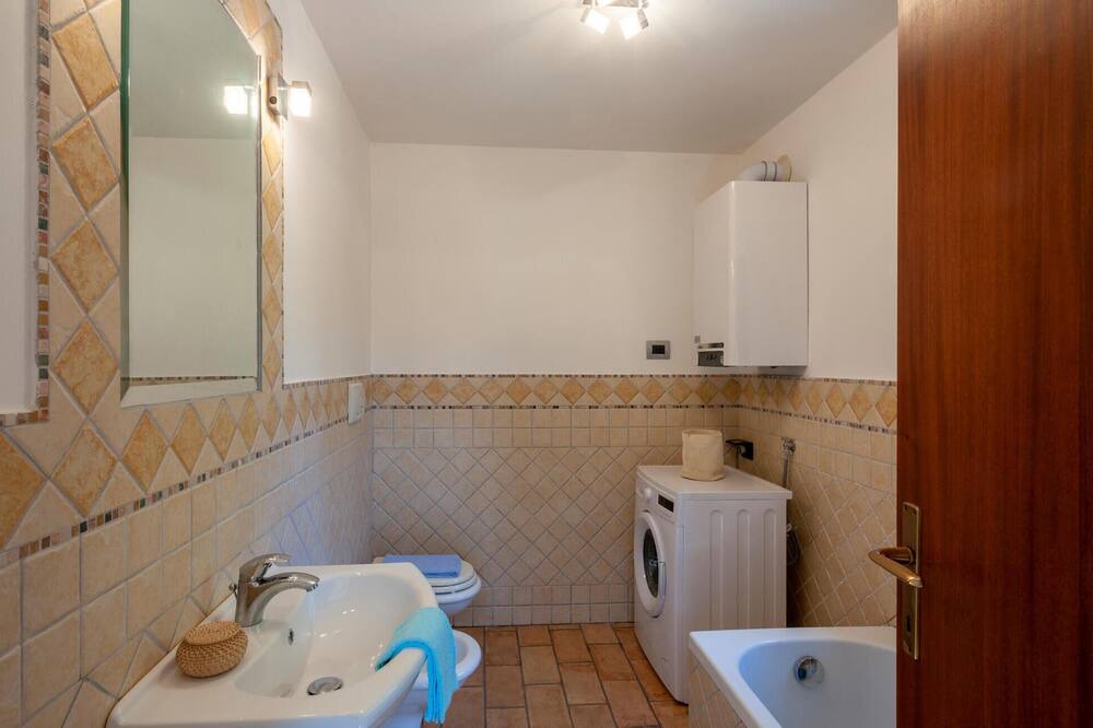 Photo of Bathroom in Venarotta