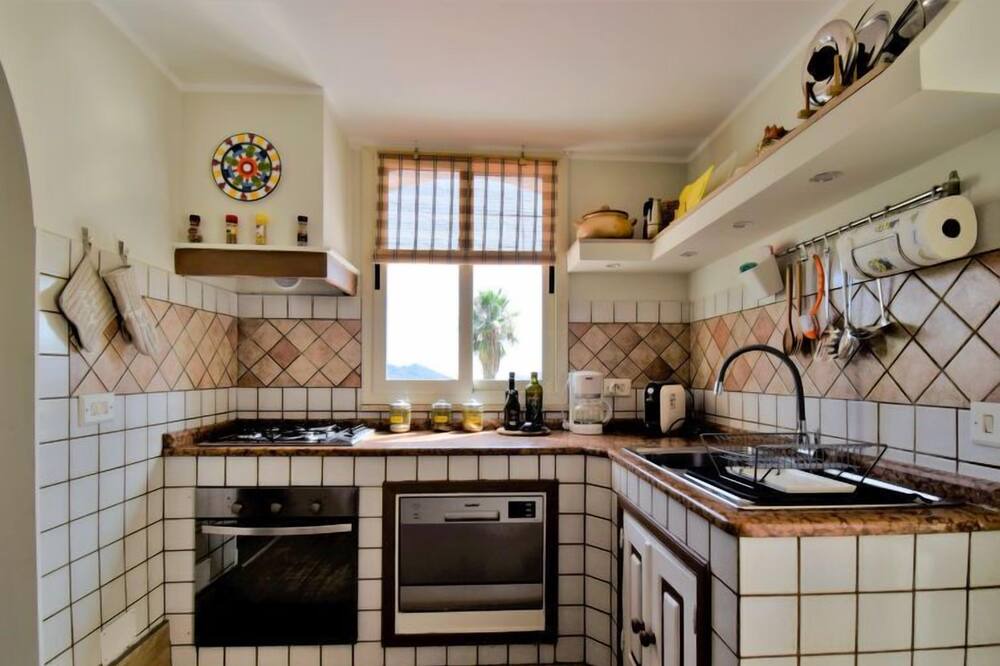 Photo of Kitchen in Mitogio