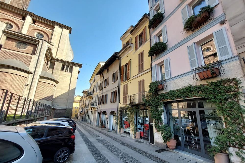 Photo of Others in Pavia