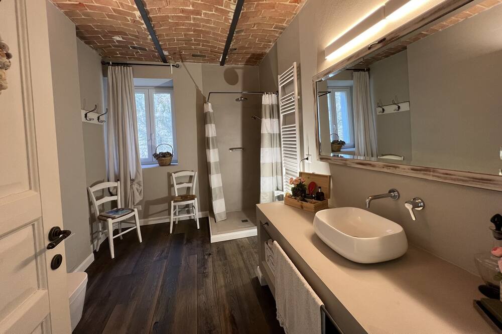 Photo of Bathroom in Bistagno
