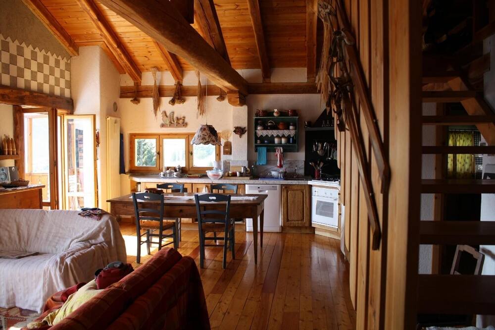Photo of Kitchen in Venoz