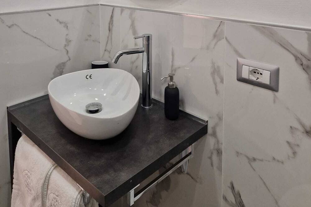 Photo of Bathroom in Gorla