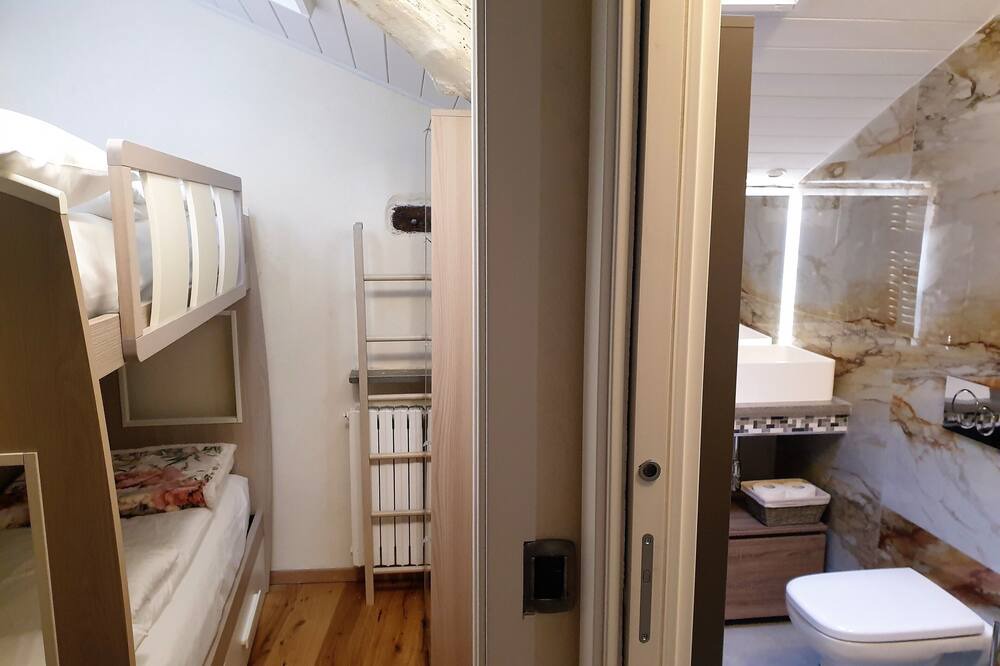 Photo of Bedroom in Almenno San Bartolomeo