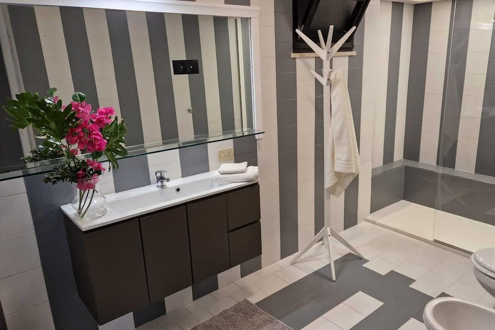 Photo of Bathroom in Addaura