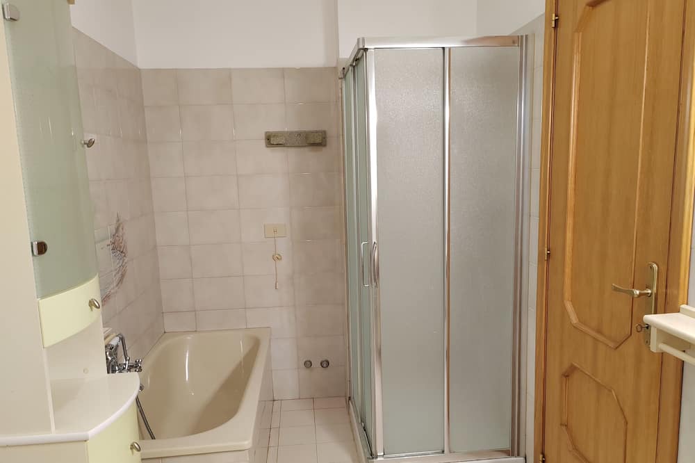 Photo of Bathroom in Arsita