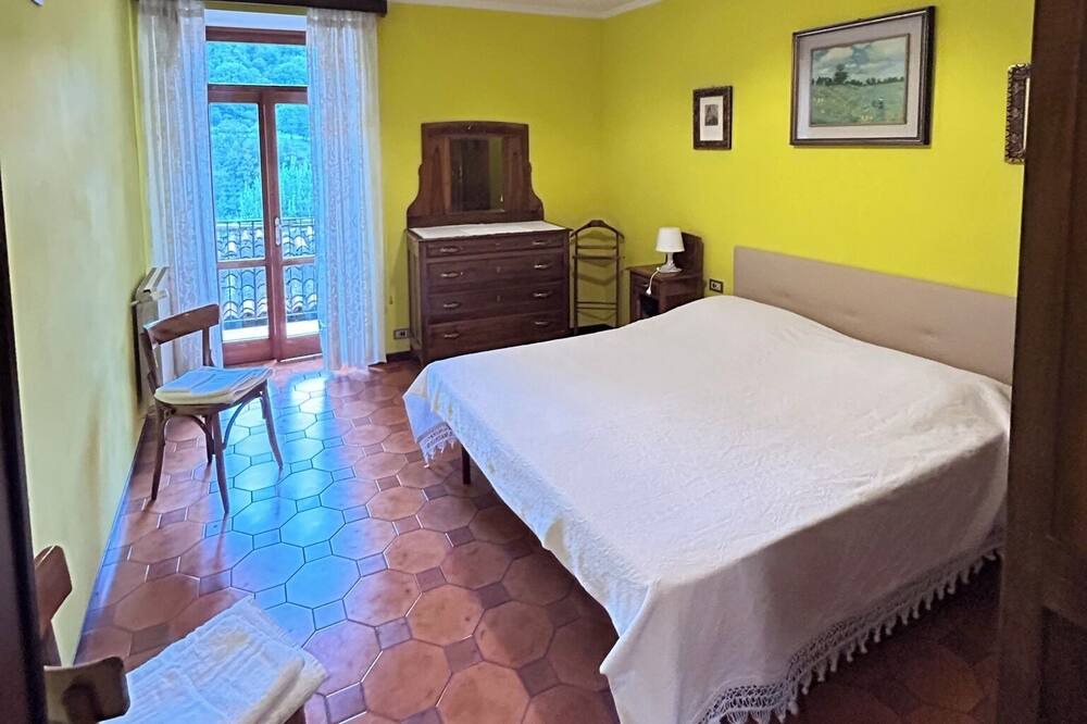 Photo of Bedroom in Lavenone