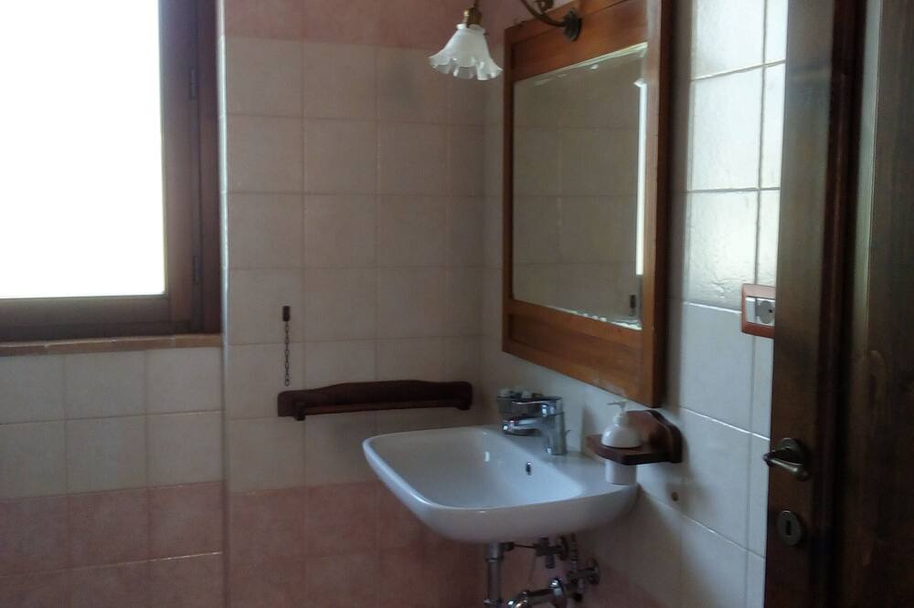 Photo of Bathroom in Penna in Teverina
