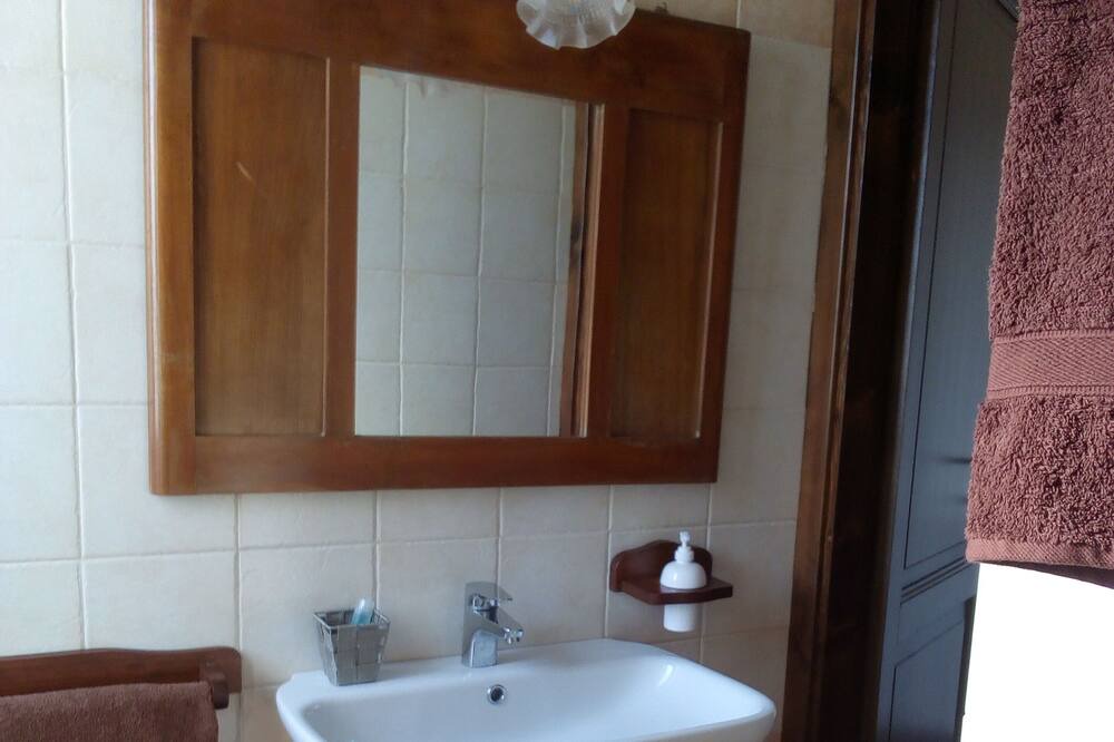 Photo of Bathroom in Penna in Teverina