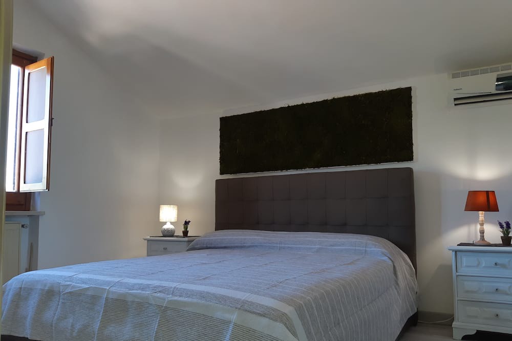 Photo of Bedroom in Piediluco
