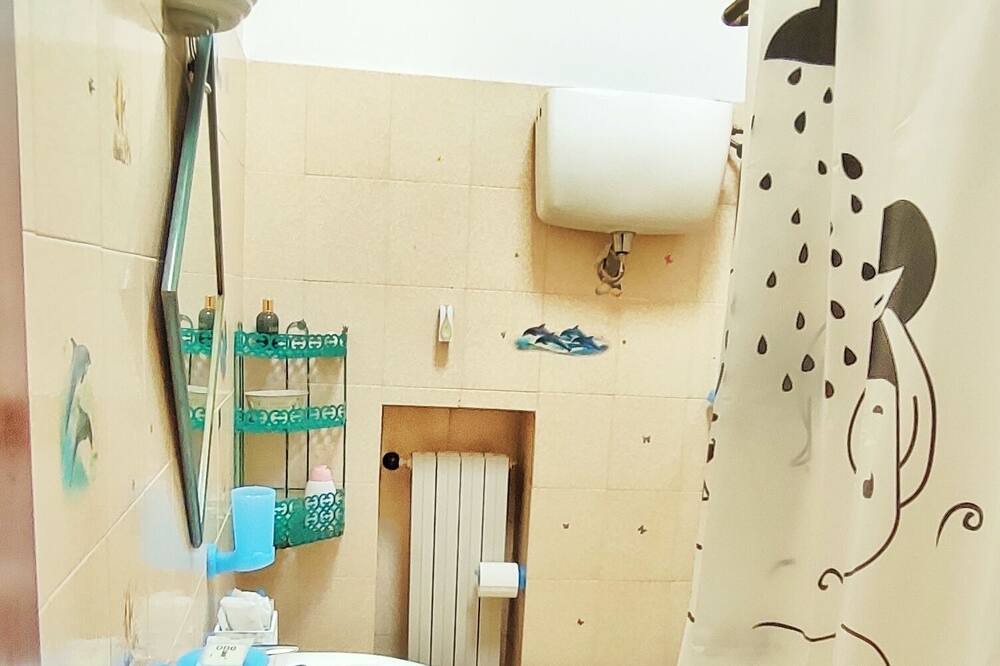 Photo of Bathroom in Guzman