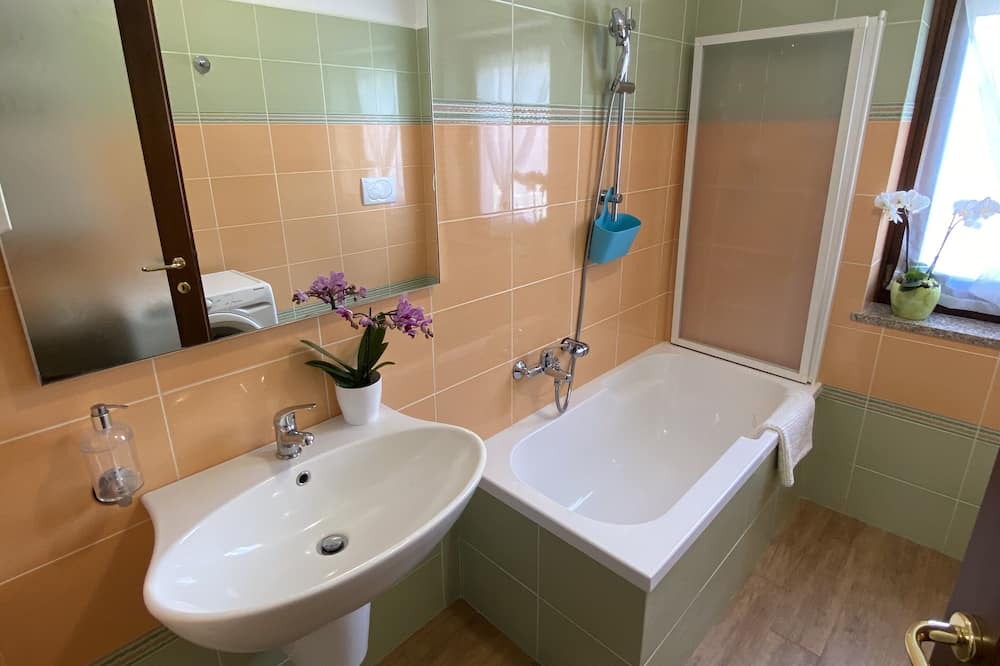 Photo of Bathroom in Cirie
