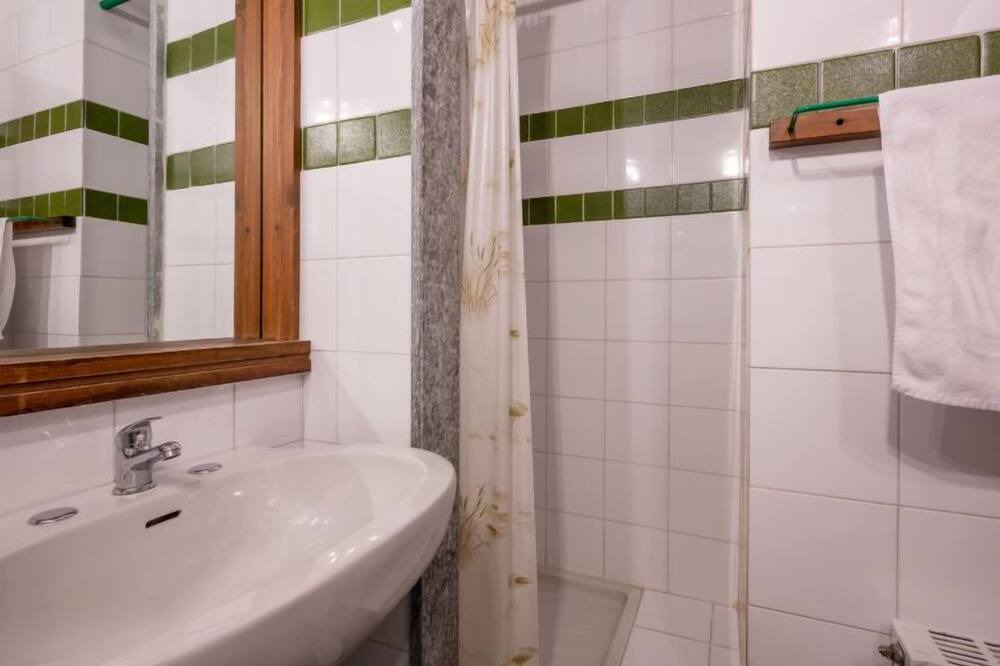 Photo of Bathroom in Grangesises
