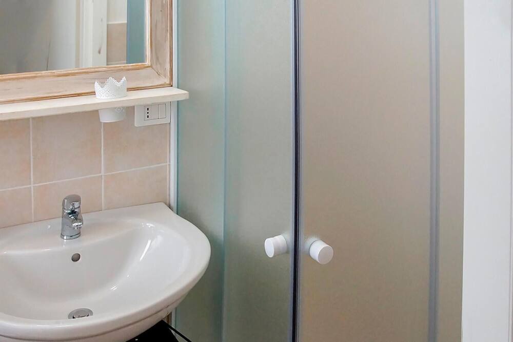 Photo of Bathroom in Matino