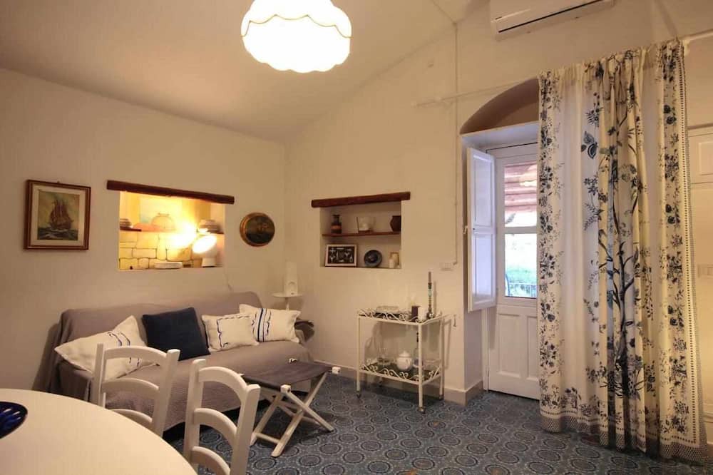 Photo of Livingroom in Caucana-finaiti-casuzze-finaiti Nord