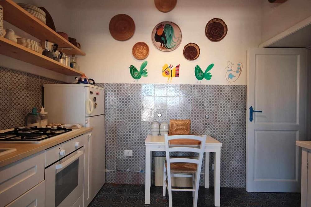 Photo of Kitchen in Caucana-finaiti-casuzze-finaiti Nord