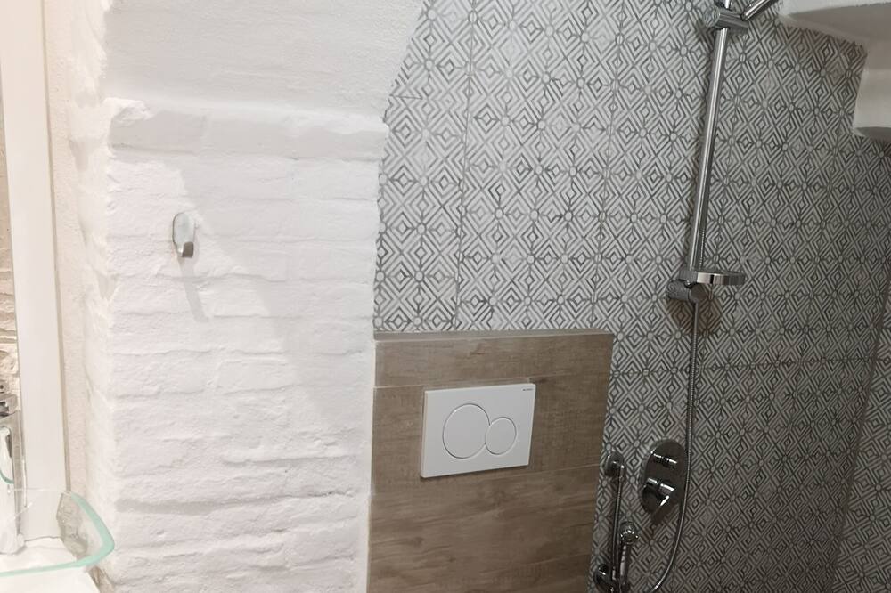 Photo of Bathroom in Guzman
