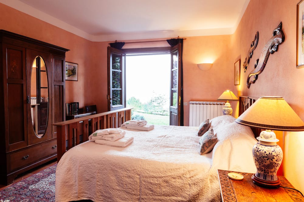Photo of Bedroom in Molazzana