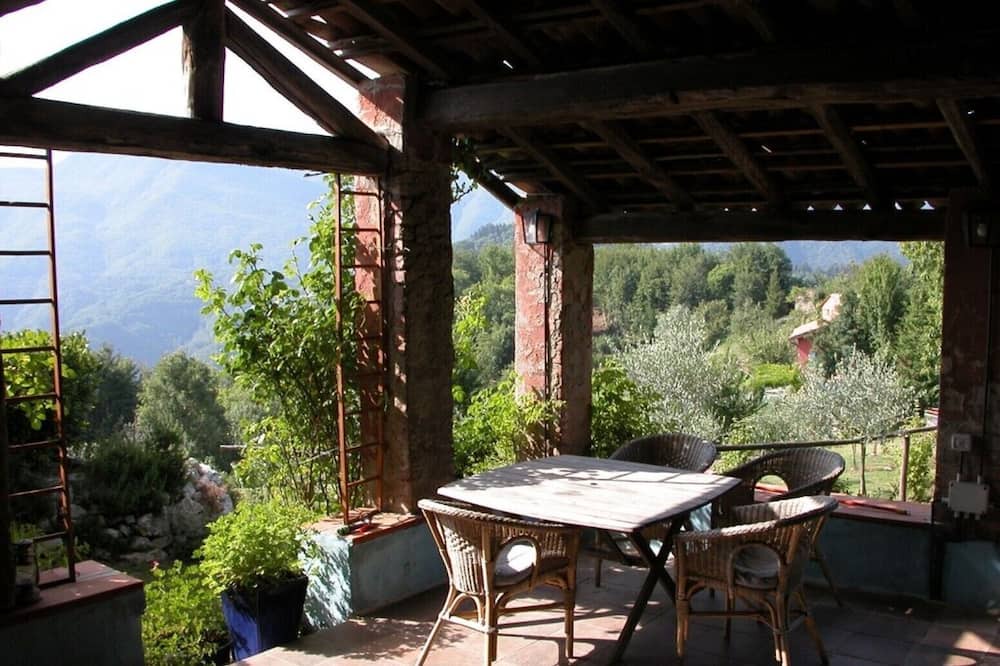 Photo of Patio Balcony in Molazzana