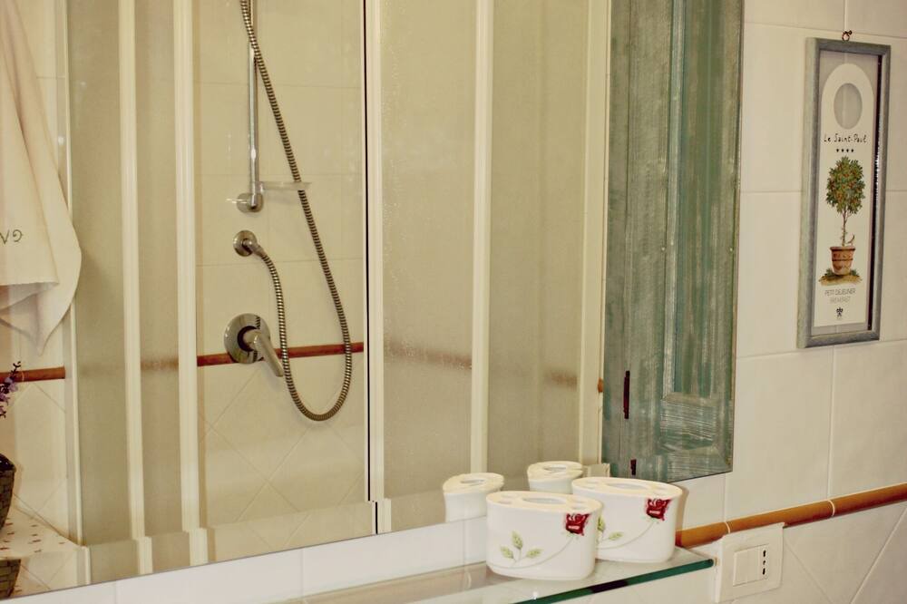 Photo of Bathroom in Avigliano Umbrio
