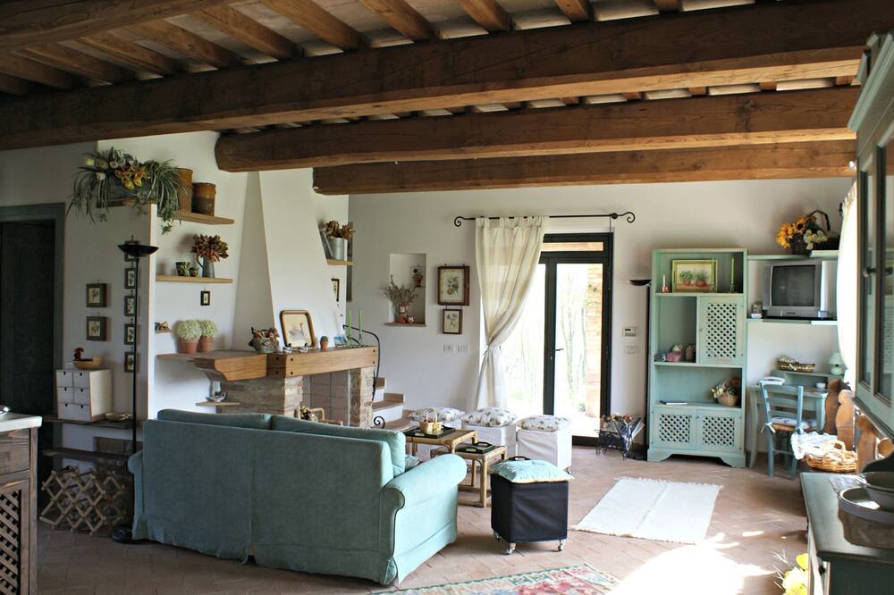 Photo of Livingroom in Avigliano Umbrio